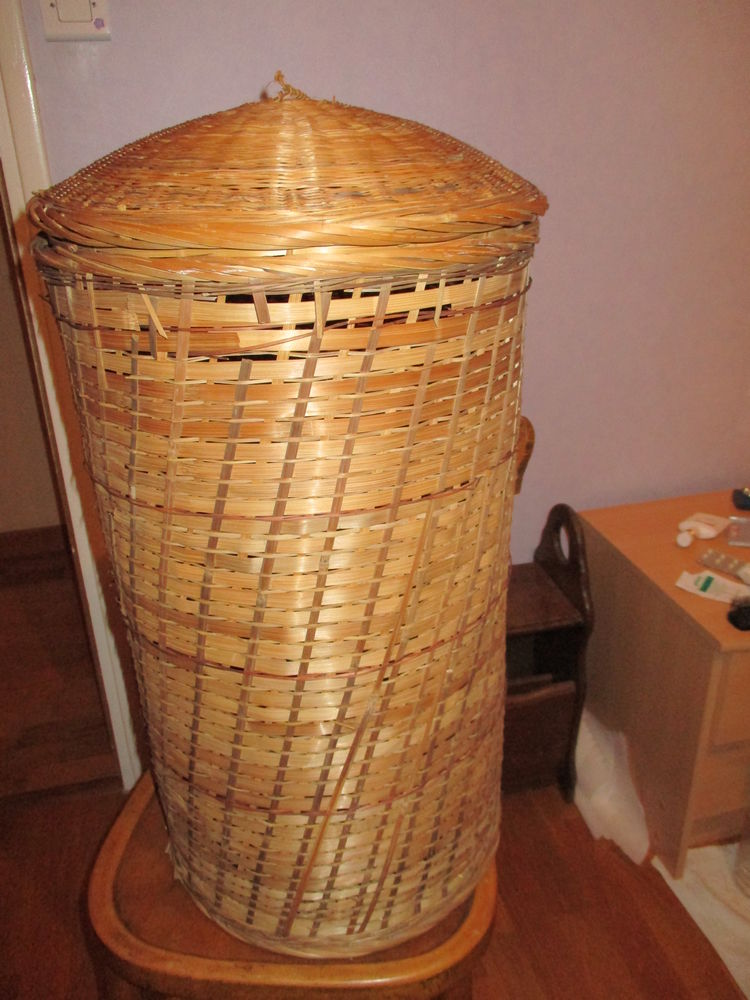 grande et haute corbeille avec couvercle en osier bon �tat 10 M�rignies (59)
