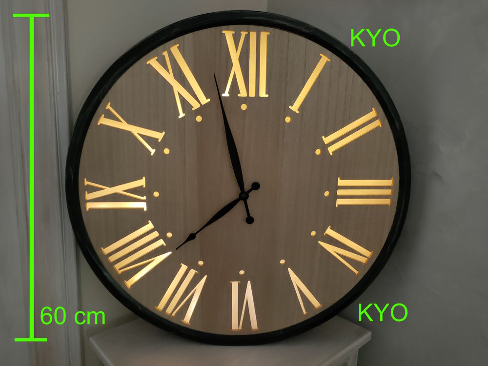 Grande Horloge murale industrielle chiffres romains LED 60cm 45 Foncine-le-Haut (39)