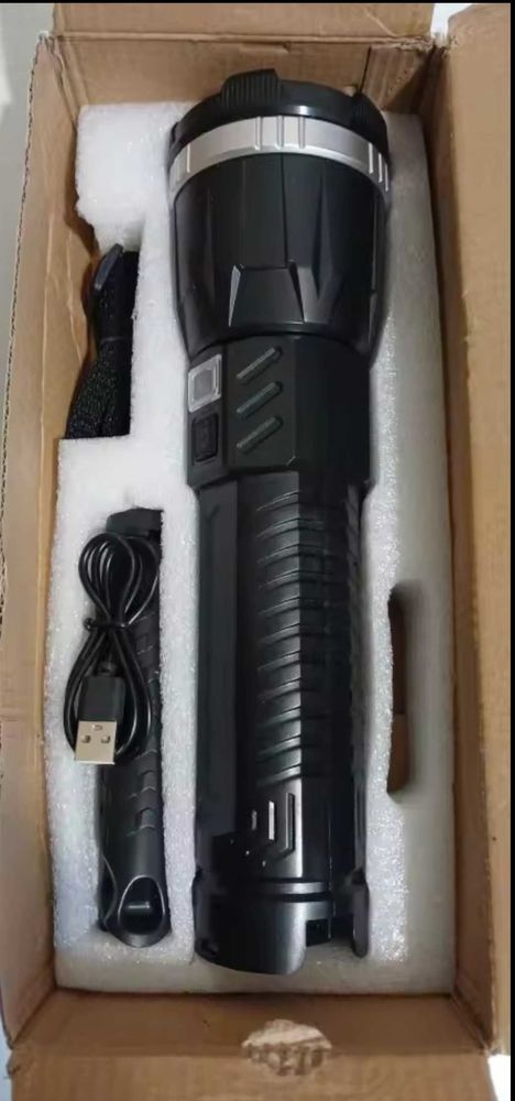 grande lampe torche led ultra puissante rechargeable 50 Colmar (68)