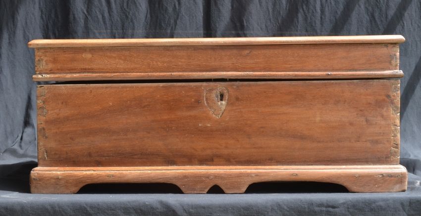 Grande malle africaine ancienne en bois d'iroko 90 Thenneli�res (10)