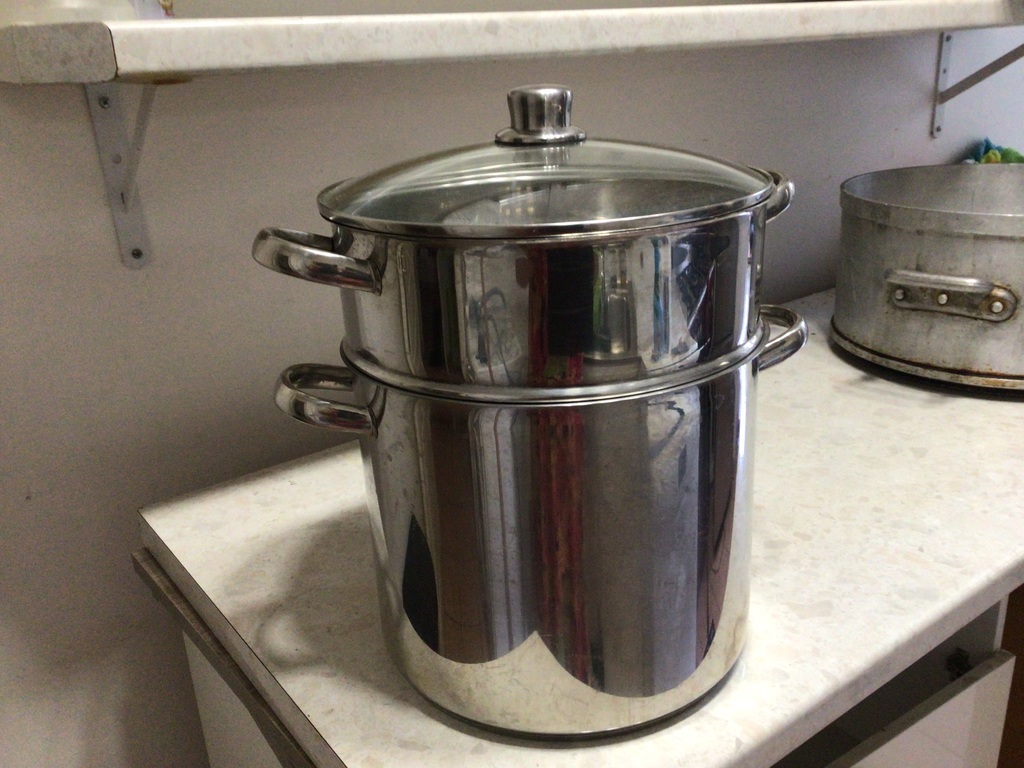 Grande Marmite en Acier Inoxydable avec Couvercle 50 Aubagne (13)