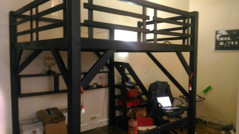 Grande mezzanine en bois massif noir 300 Paris 18 (75)