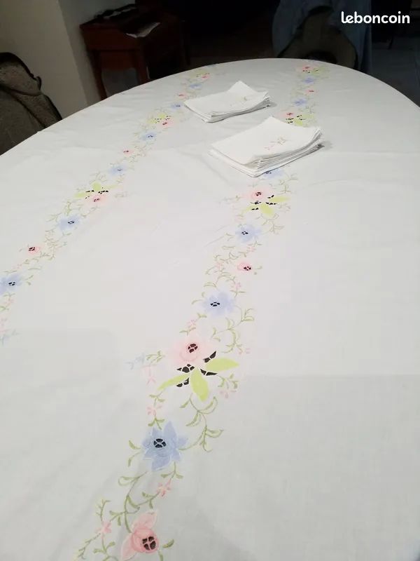 GRANDE NAPPE BRODEE 30 Saint-Genis-de-Saintonge (17)