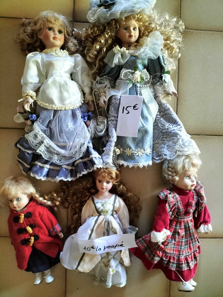 grande et petite poup�e 15 Lunel (34)