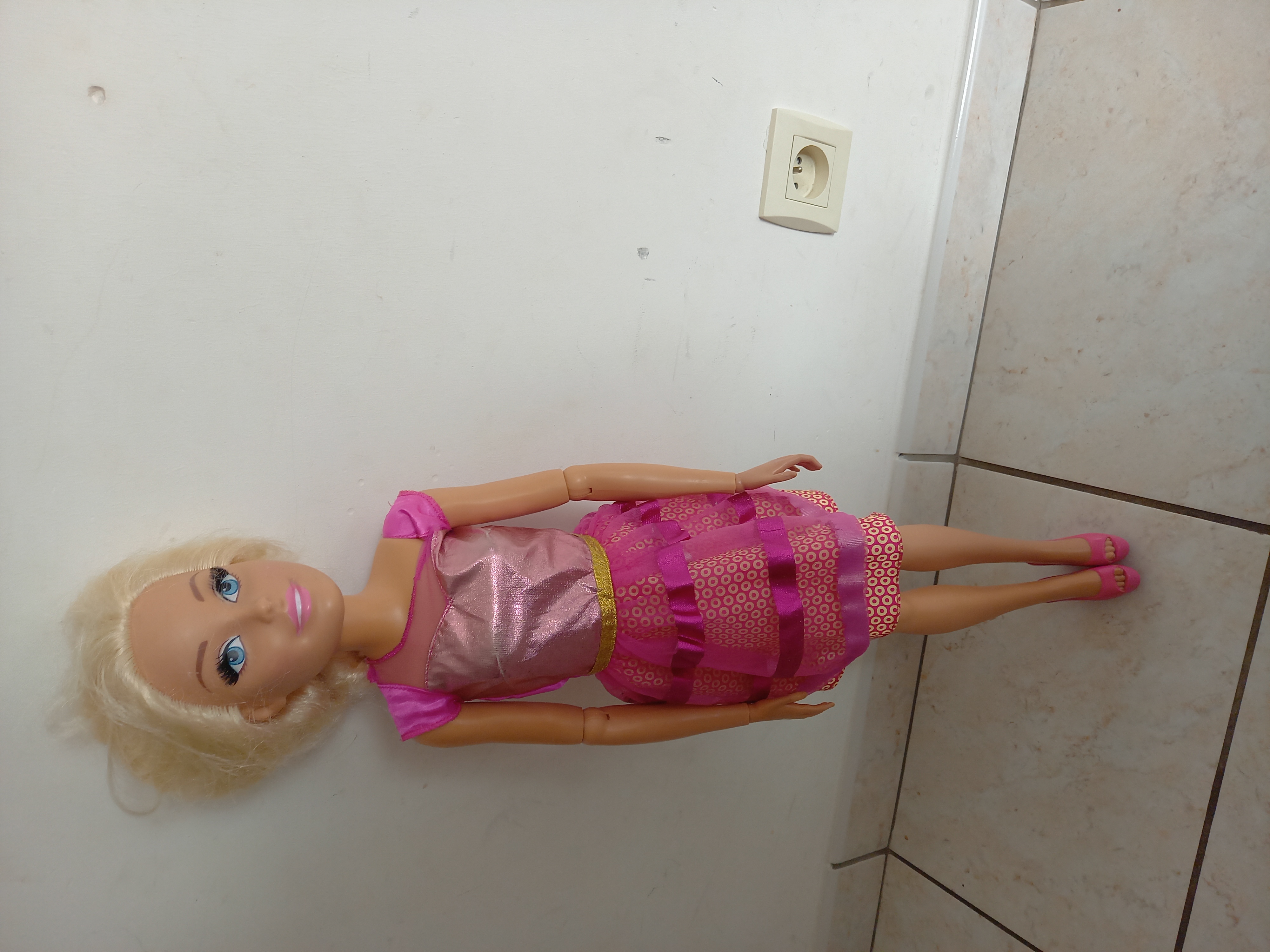 Grande poup�e batbie 71cm 8 Mayenne (53)