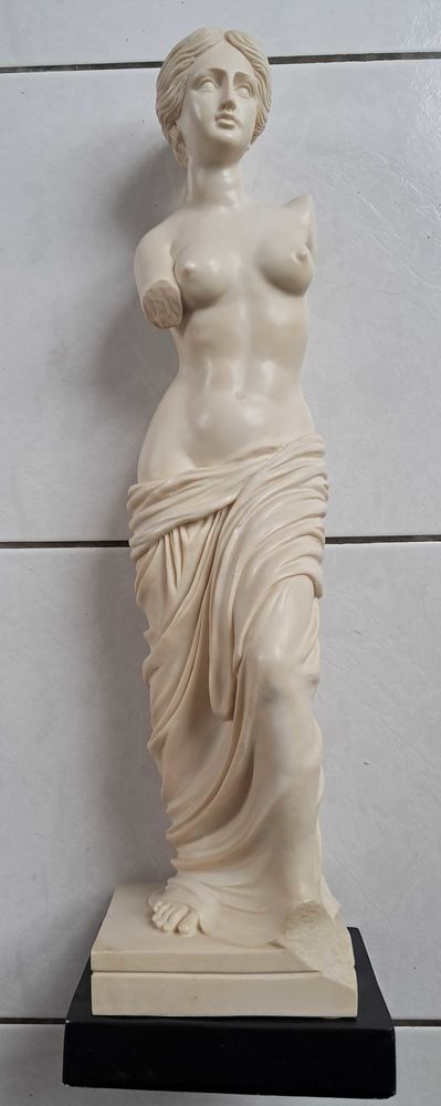 Grande statue V�nus de Milo 89 Montauban (82)