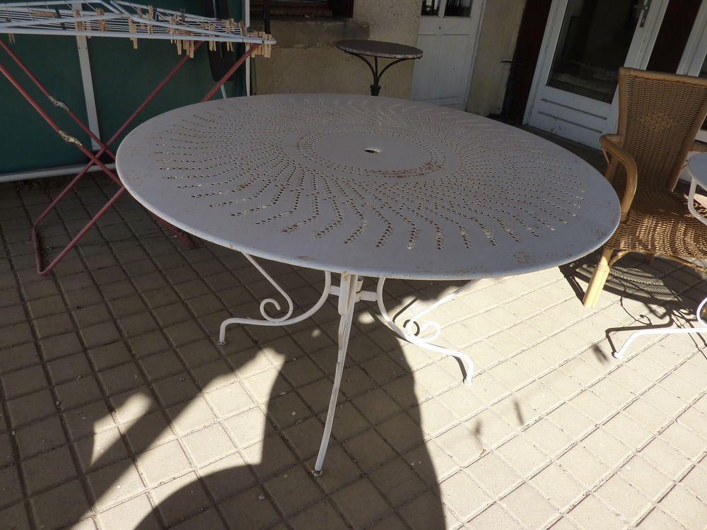 Grande table de jardin en fer forge + ses 4 chaises 300 Saint-Hilaire-du-Rosier (38)