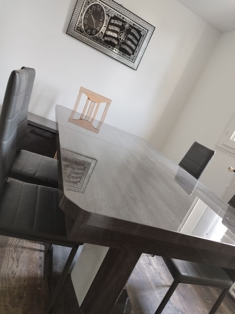 Grande table � manger 280 Sainte-Genevi�ve-des-Bois (91)