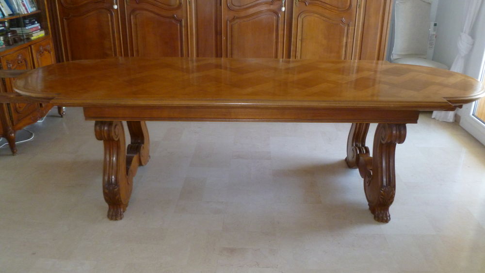 Grande table de salle � manger en bois massif 0 Saint-Cyr-sur-Mer (83)