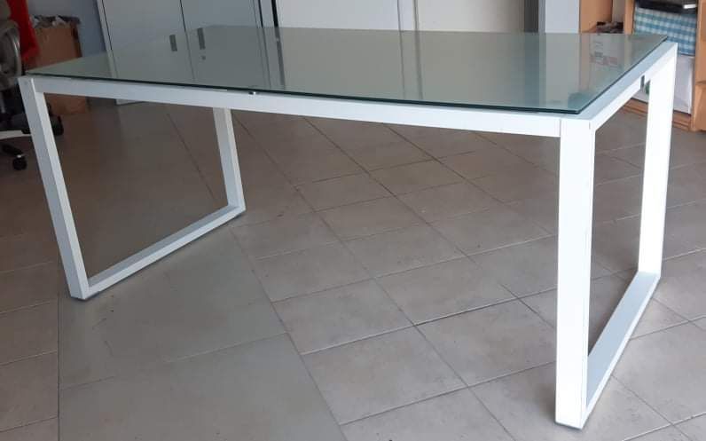 Grande table en verre tremp� 
90 Maraussan (34)