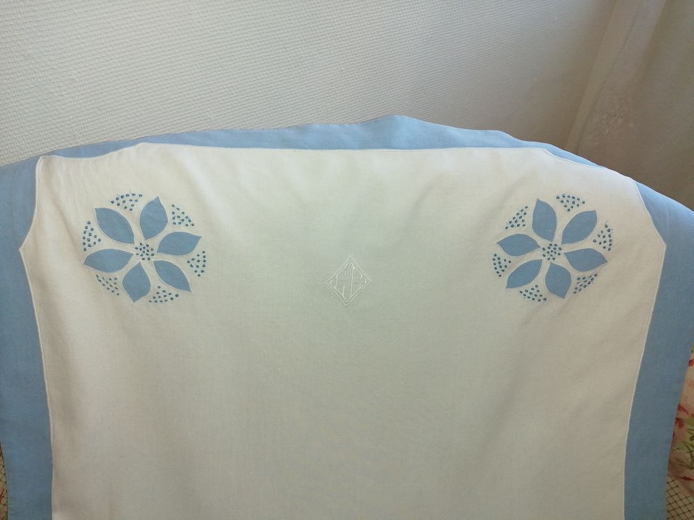 Grande taie d'oreiller monogramme et broderie bleue 7 Ch�teauroux (36)
