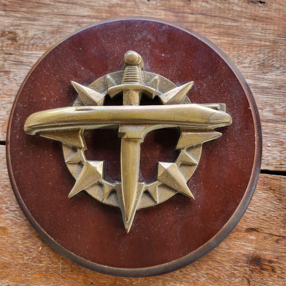 Grande tape de bouche en bronze 50 La Farl�de (83)