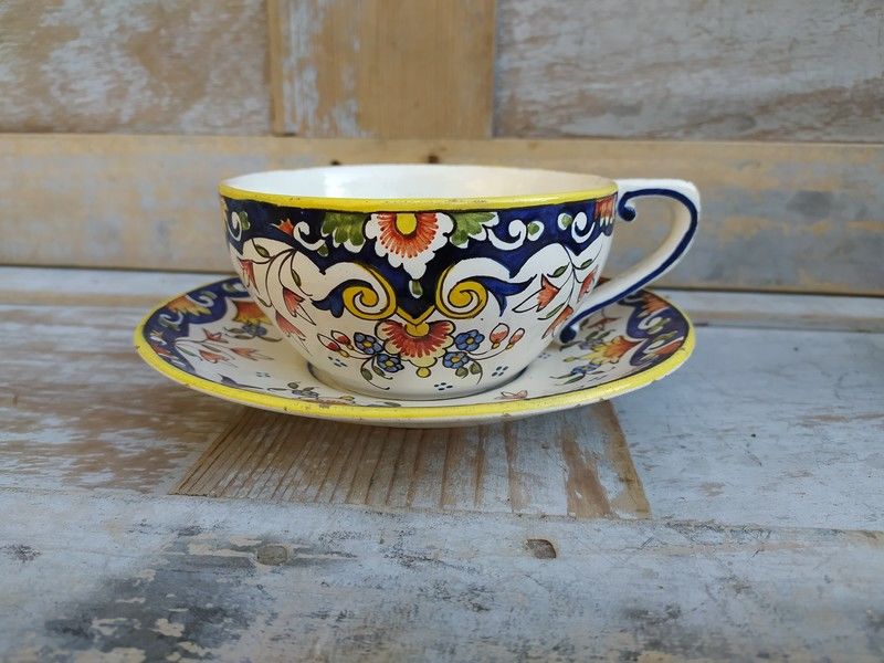 Grande Tasse et Soucoupe Fa�ence de Dieppe 
32 Loches (37)