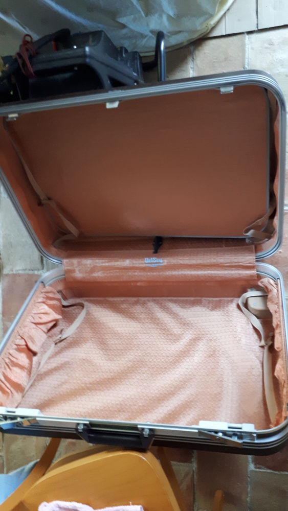 Grande Valise Delsey Tr�s bon �tat 60 �guilles (13)