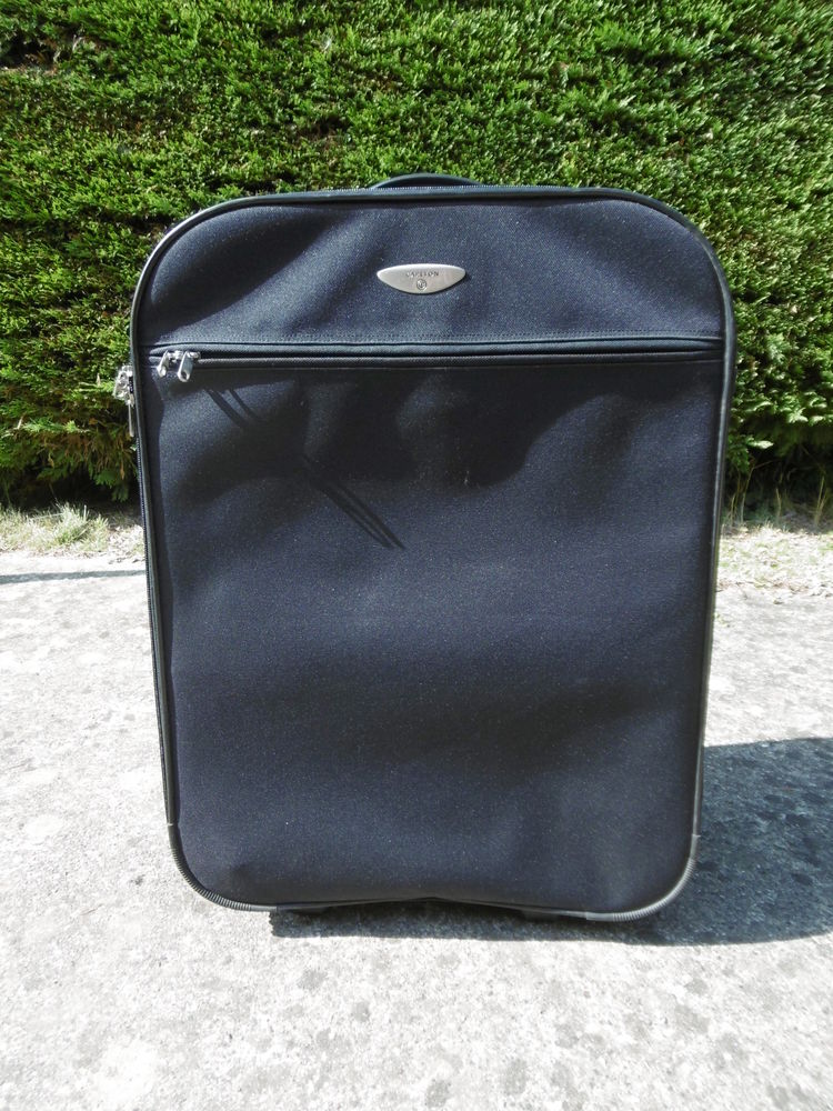 Grande valise noire  marque CARLTON 25 La Bégude-de-Mazenc (26)
