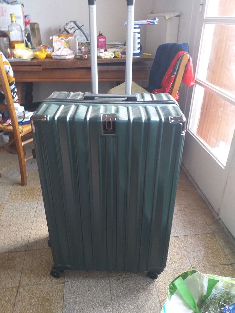 grande valise 100 Toulon (83)
