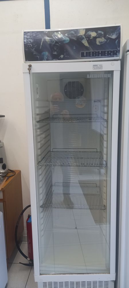 Grande vitrine r�frig�r�e LIEBHEER 300 Nantes (44)
