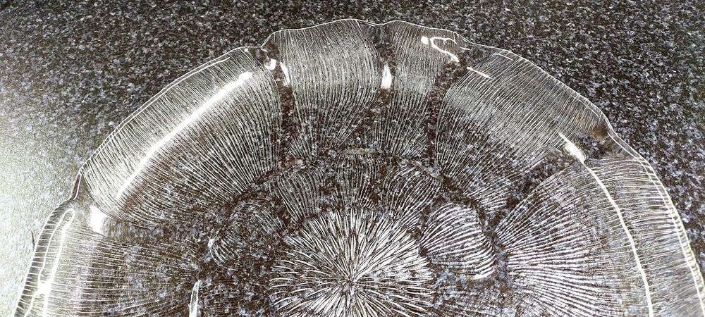 6 grandes assiettes en verre cisel� 27cm et saladier 24 Montigny-aux-Amognes (58)