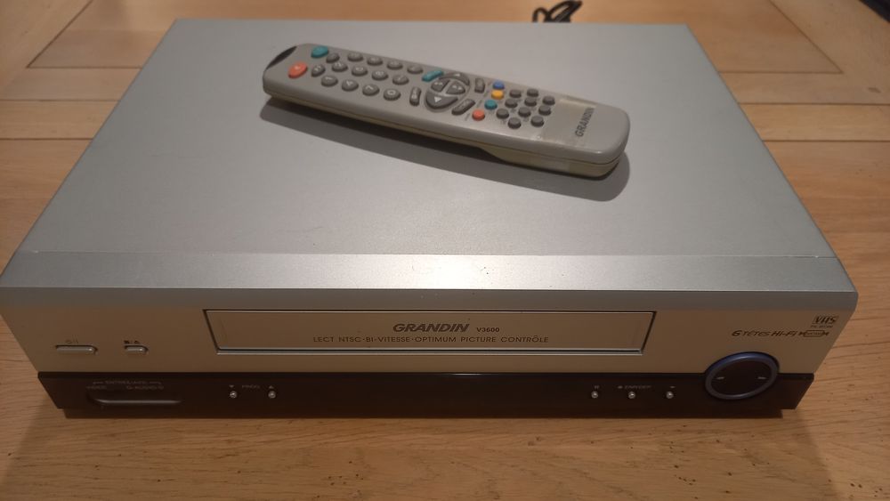 GRANDIN V3600 magn�toscope VHS 30 Villiers-sur-Loir (41)