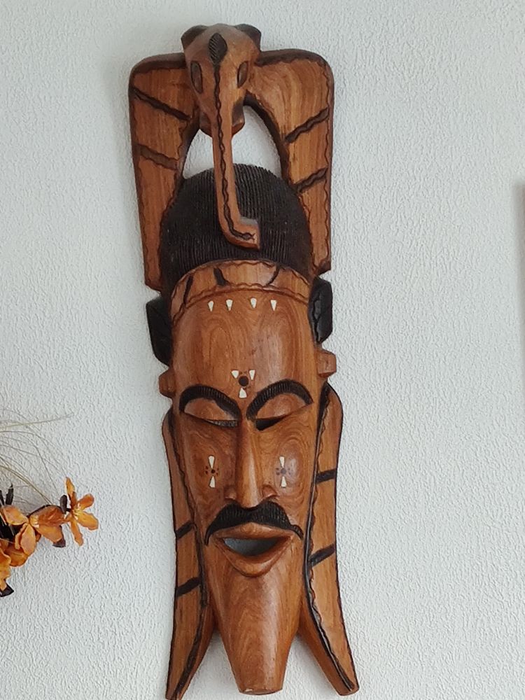 2 grands masques africains 160 Saint-Lubin-des-Joncherets (28)