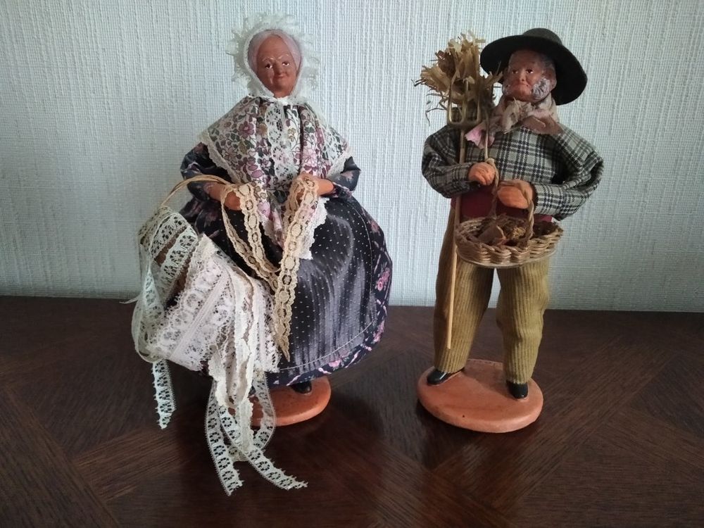 2 grands santons de provence 38 Nevers (58)