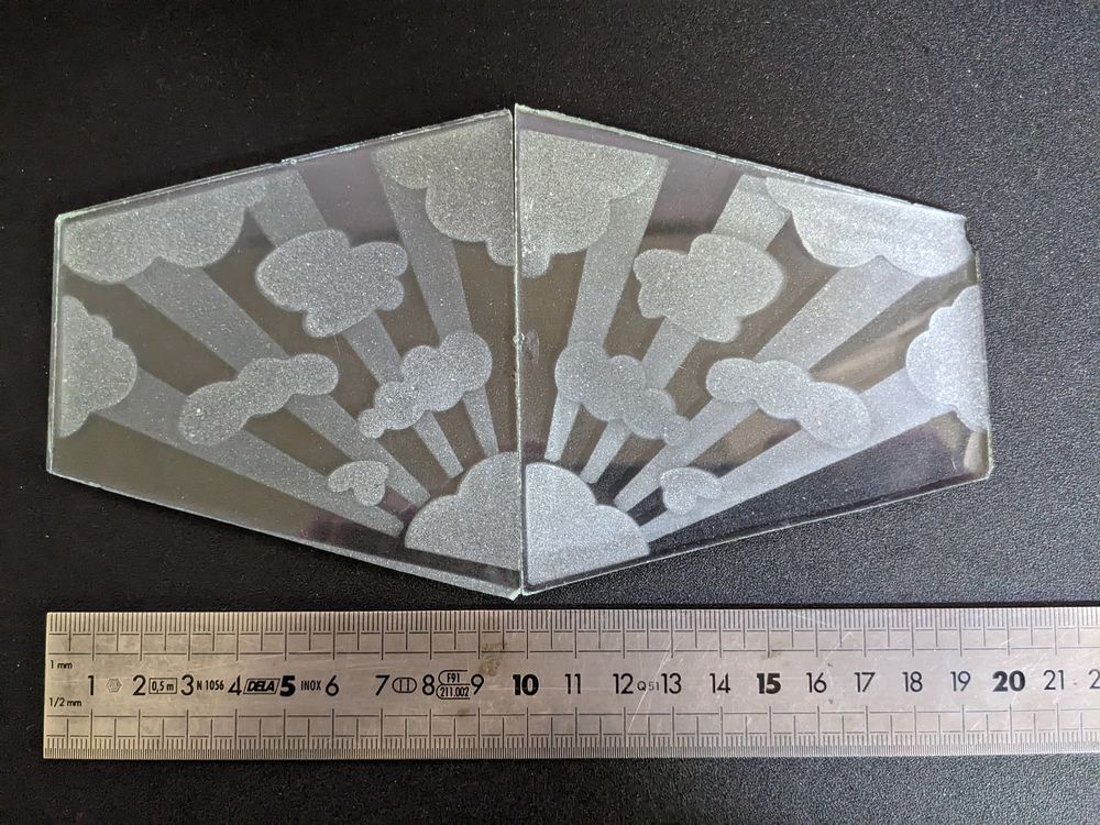 2 grands verres nuages de lampe PIROUETT grav�s � l'acide EN 200 Marseille 13 (13)