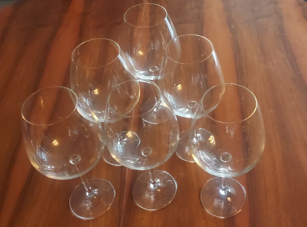 Grands verres � pied + carafe � d�canter. 40 Valbonne (06)