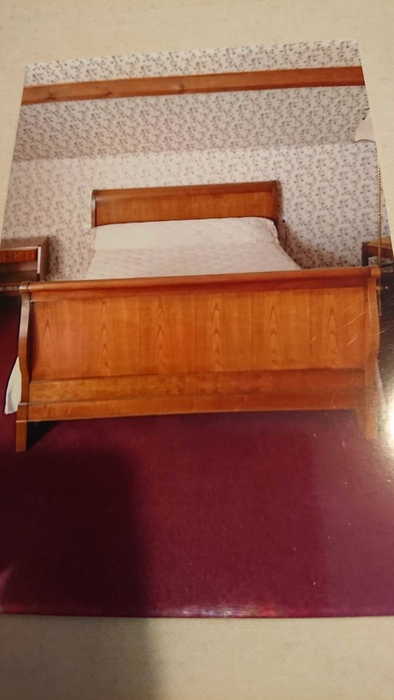 Lit Grange 1m40 bois massif couleur merisier. 200 Le Plessis-Tr�vise (94)