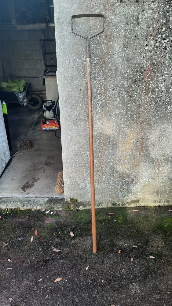 Grattoir � herbes 5 Auvers-Saint-Georges (91)