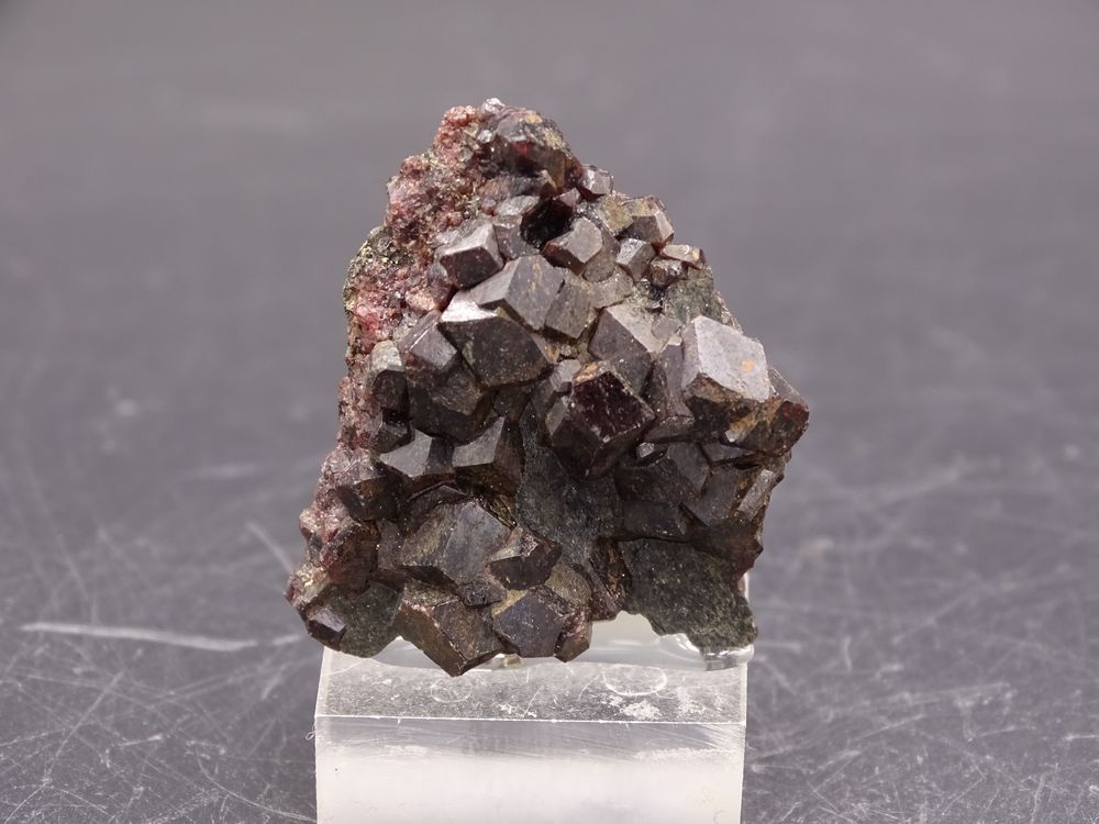 Grenats Almandin , Nappikallio , Kalvola , Finlande 23 Moyenmoutier (88)