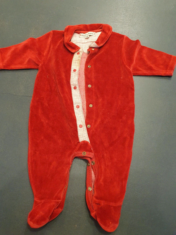 Grenouillere rouge - 3 mois 2 Aubvillers (80)