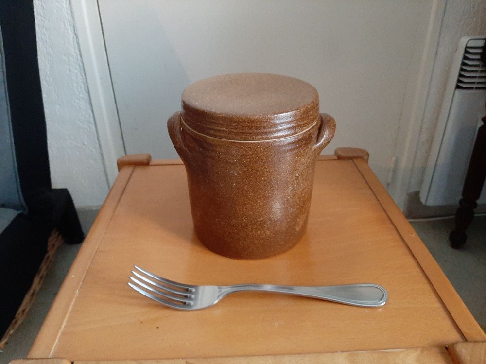 Pot en gr�s 12 Le Lavandou (83)