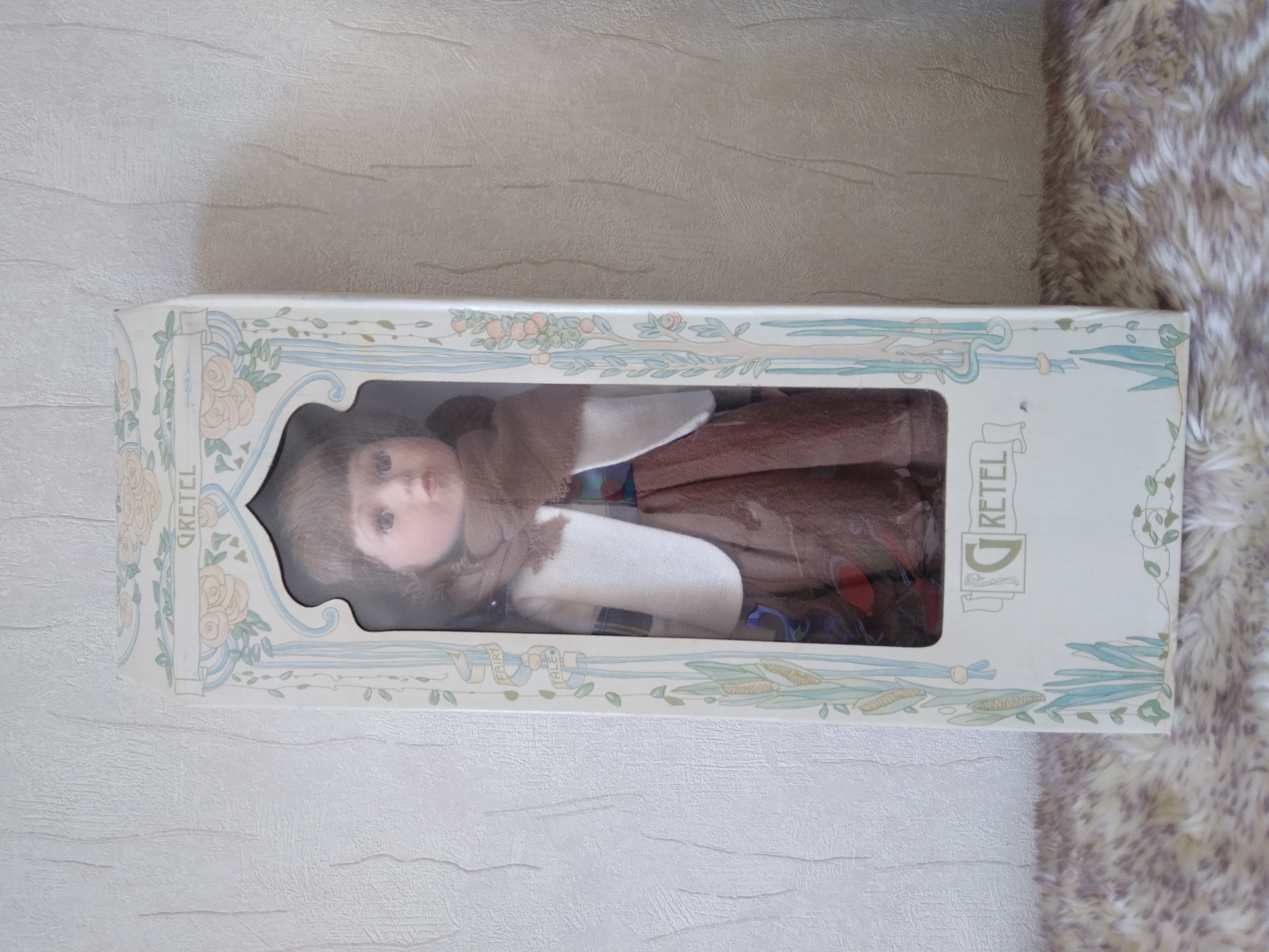 Gretel - Poup�e de porcelaine 20 Plougonven (29)