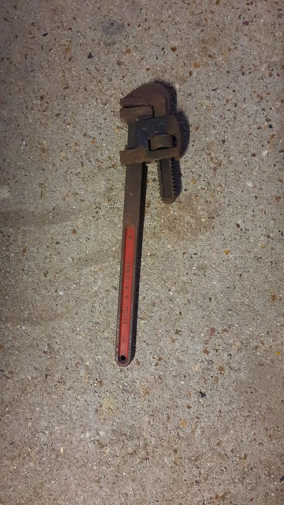 Cl� � griffes 15 Auvers-Saint-Georges (91)