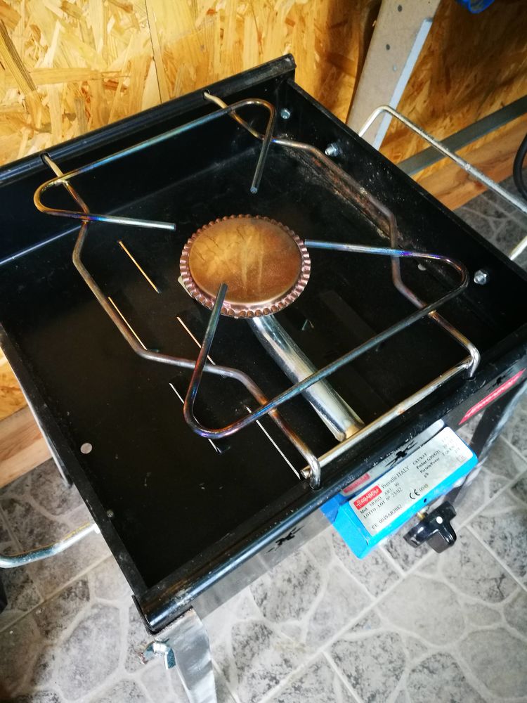 Gril a gaz 37x37 cm plaque de cuisson mobile 60 Barcelonnette (04)