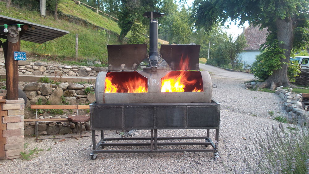 BBQ Grill-Fumoir Artisanal 5800 Saint-Jean-d'H�rans (38)