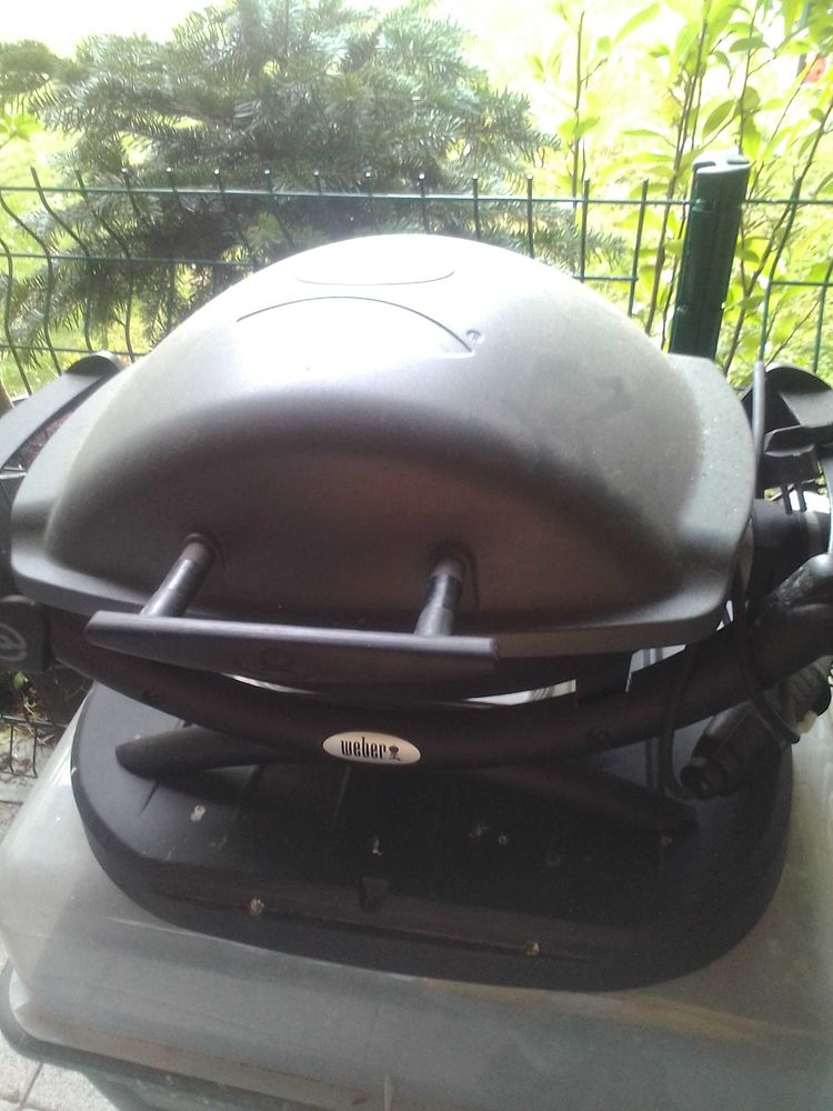 Grill de marque Weber en fonte leger 50 Sallanches (74)