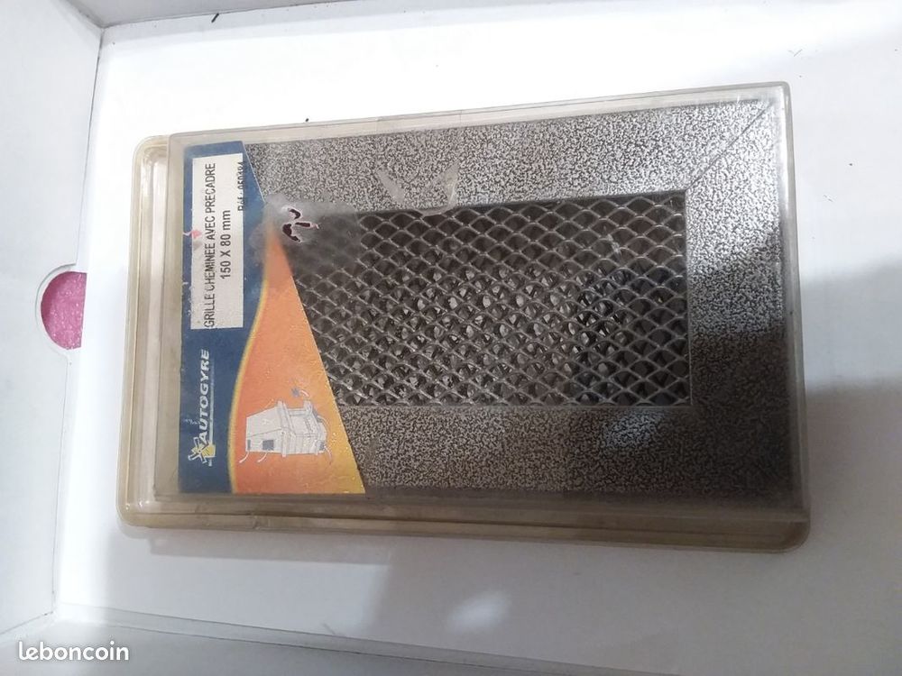 GRILLE de chemin�e avec pr�cadre 9 Serres-Castet (64)