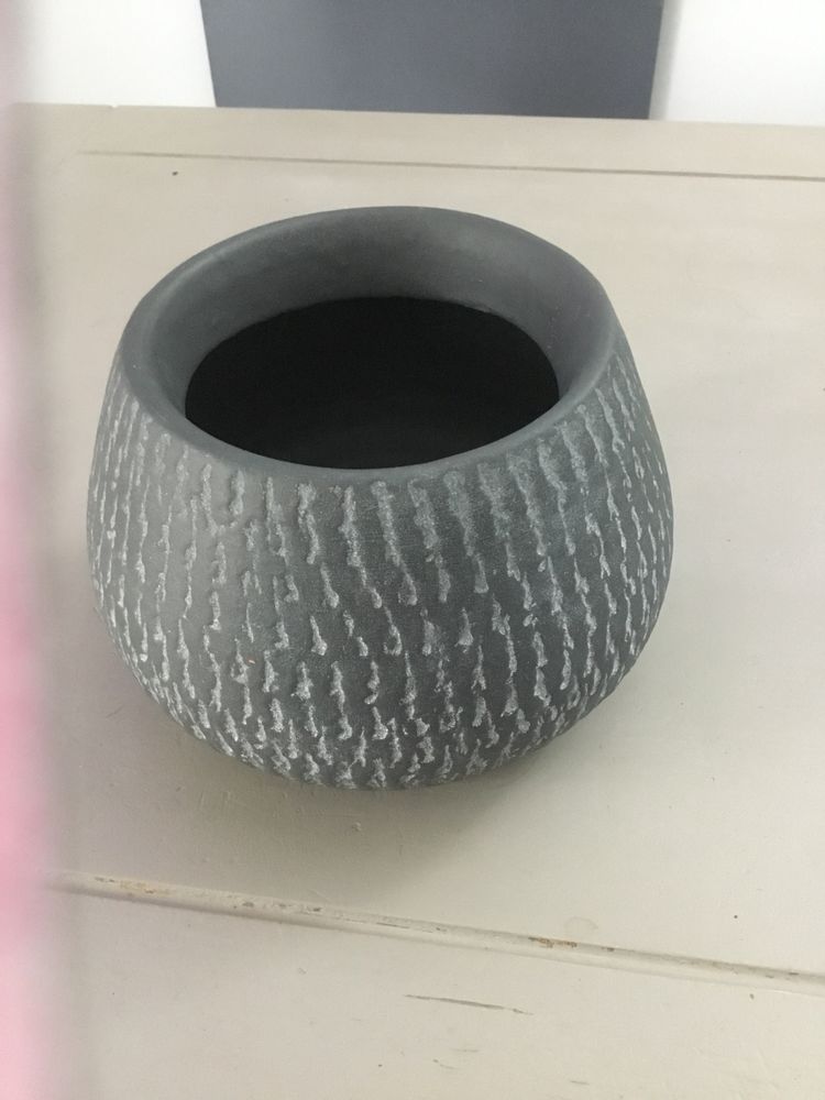 Pot gris anthracite 20 Roquefort-les-Pins (06)