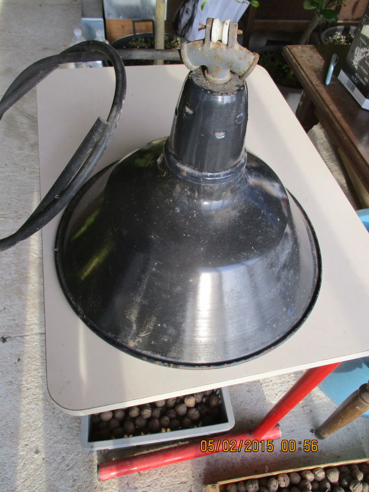 gros abat-jour en m�tal ancien 25 Casteljaloux (47)