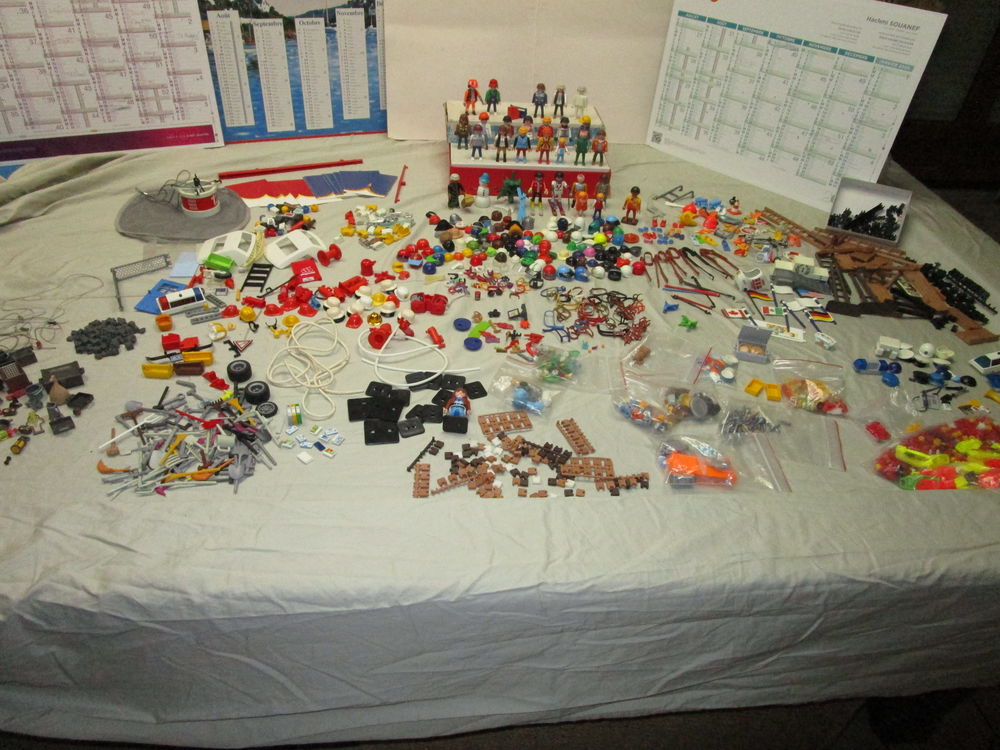 GROS LOT ACCESSOIRES PLAYMOBIL 60 Villepinte (93)