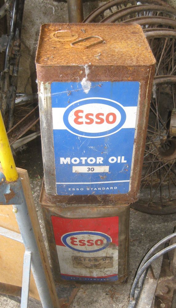 4 gros bidon huile de collection ESSO TOTAL SHELL 30 Clermont-Ferrand (63)