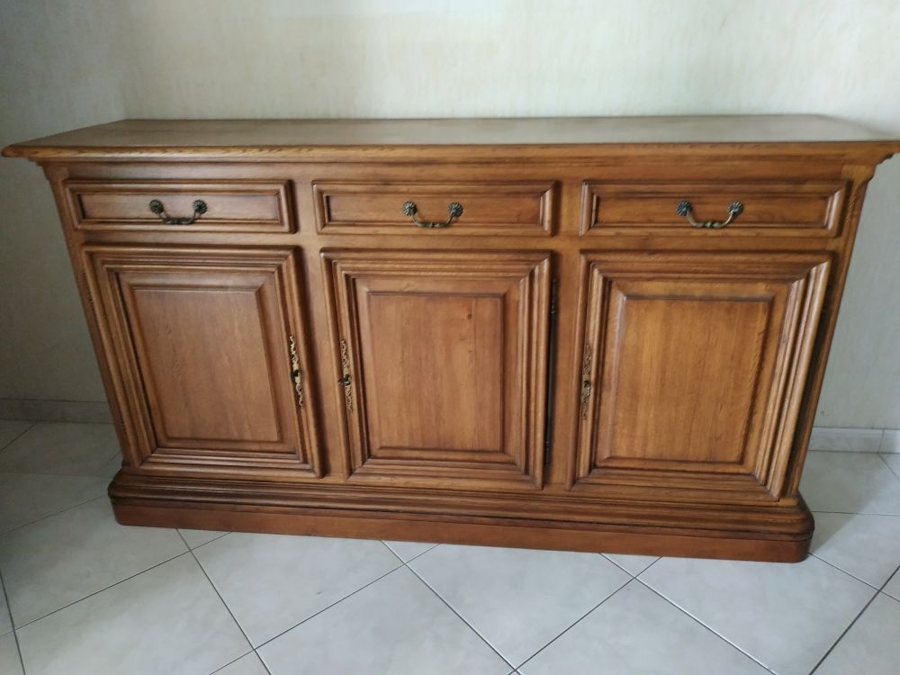 Gros buffet 3 portes de rangement   3 tiroirs en ch�ne massif 450 Le Cannet (06)