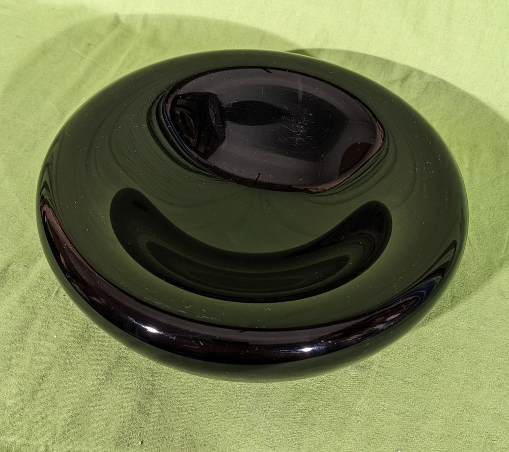 Gros cendrier vide poche 28 cm en p�te de verre noire lourd 17 Marseille 13 (13)