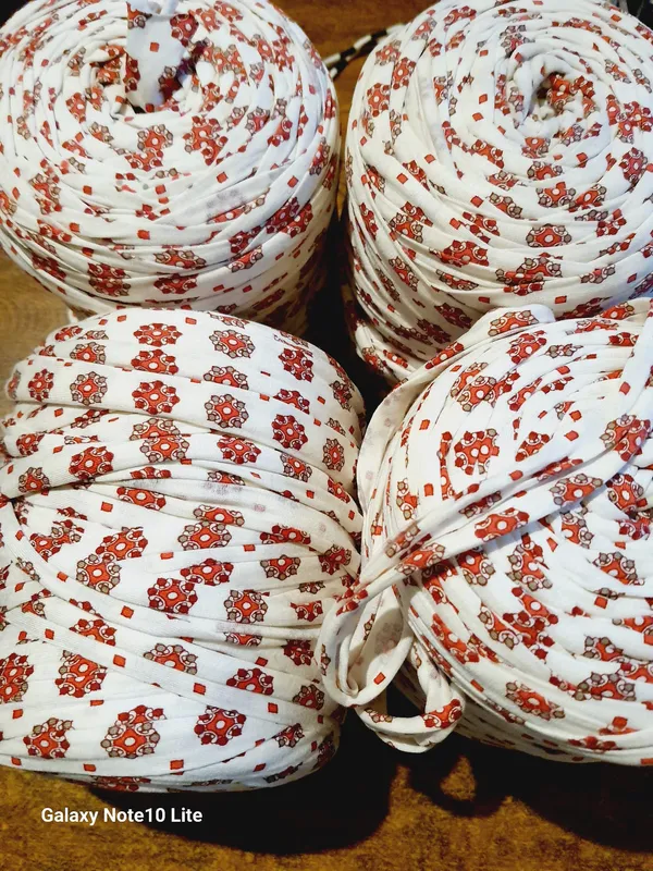  gros Lot de 50 Pelotes Hoooked Zpagetti 100 Le Mans (72)