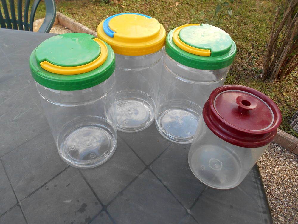 Lot de gros r�cipients cylindriques en plastique 5 �chenoz-la-M�line (70)