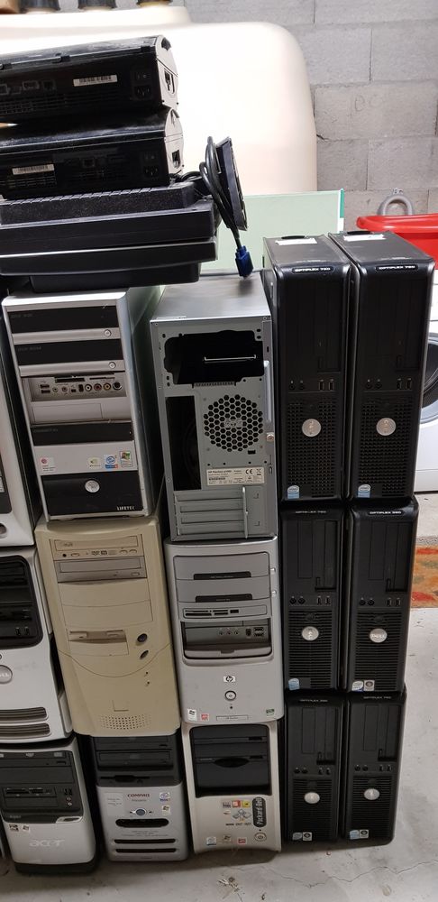 Gros lot tours PC et vieux PC portables Matériel informatique