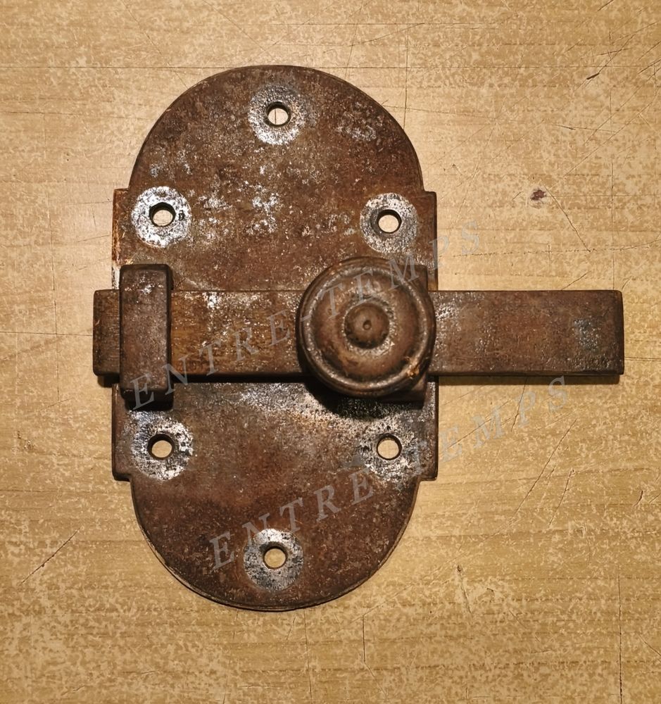 GROS VERROU ANCIEN FER FORG� 18 19�me SI�CLE 19 Sergines (89)
