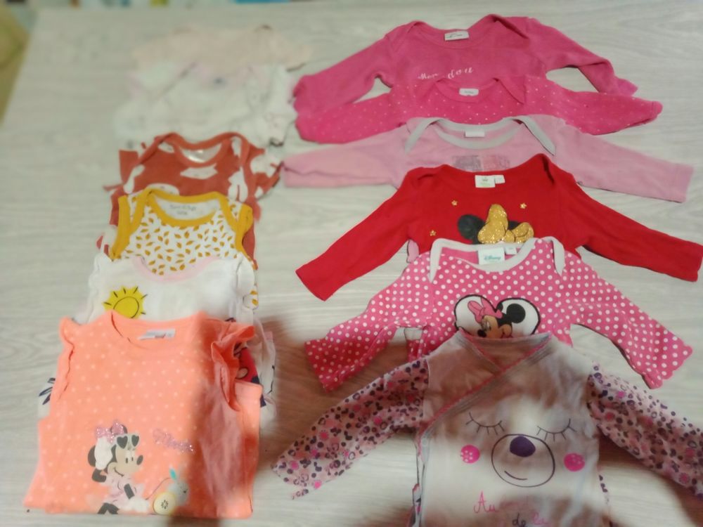 gros lot de v�tements fille de naissance � 12 mois 40 Hirson (02)