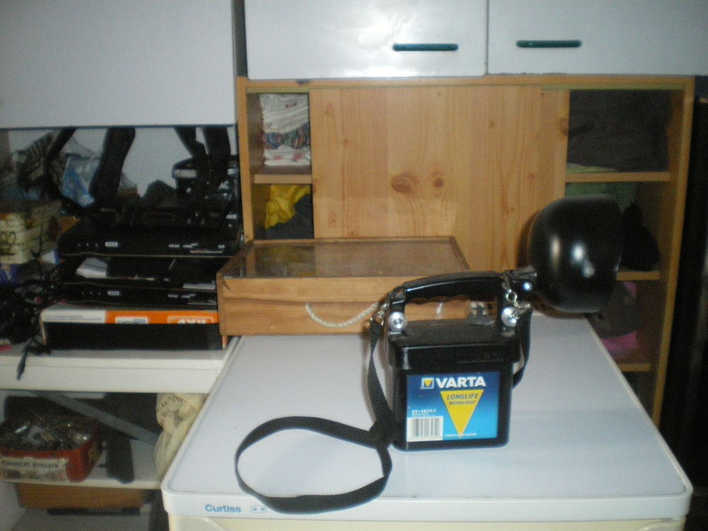 grosse lampe pile a changer 15 Laloub�re (65)